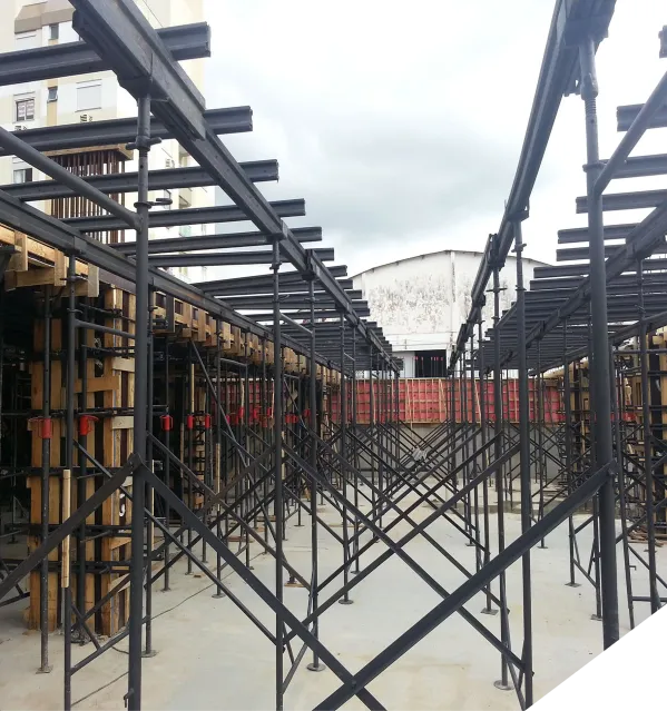 Escoramento com Torres Modulares